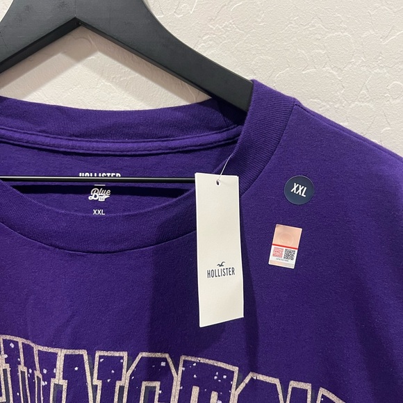 Washington Huskies Purple Graphic T-Shirt - Picture 3 of 3